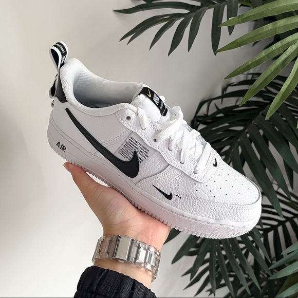 Air Force 1 - Picture 4 of 8